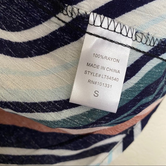 Striped tie up shirt - Picture 3 of 5